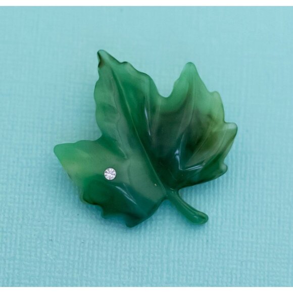 Vintage Green Maple Leaf Rhinestone Brooch by Avon - E32 - Picture 1 of 2